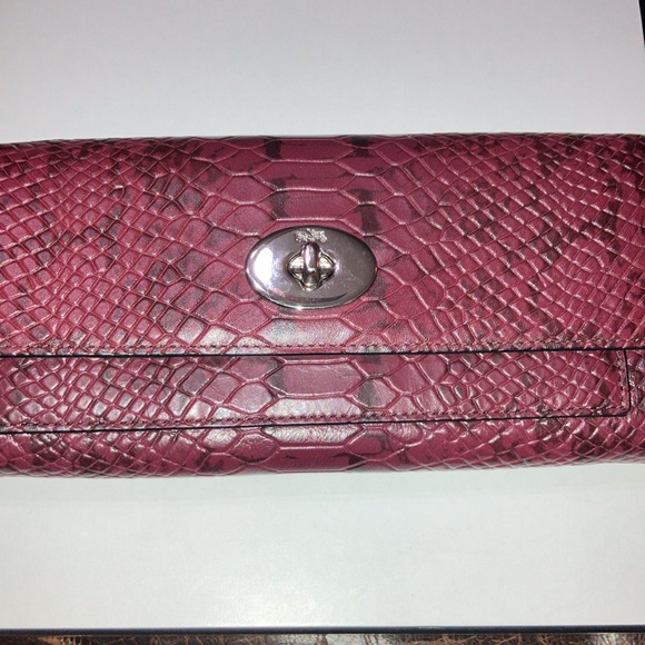 Coach Burgundy leather Snake Print wallet with turnlock closure silver h… - Picture 12 of 12
